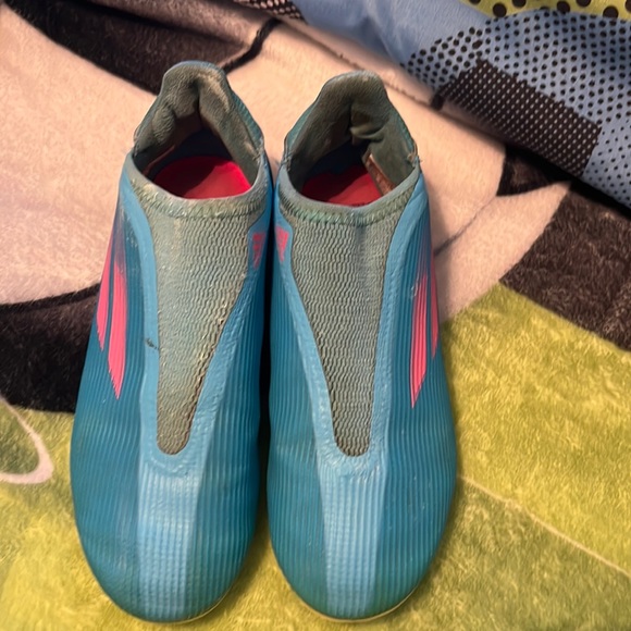 ADIDAS SOCCER CLEATS…..$30 - Picture 1 of 7